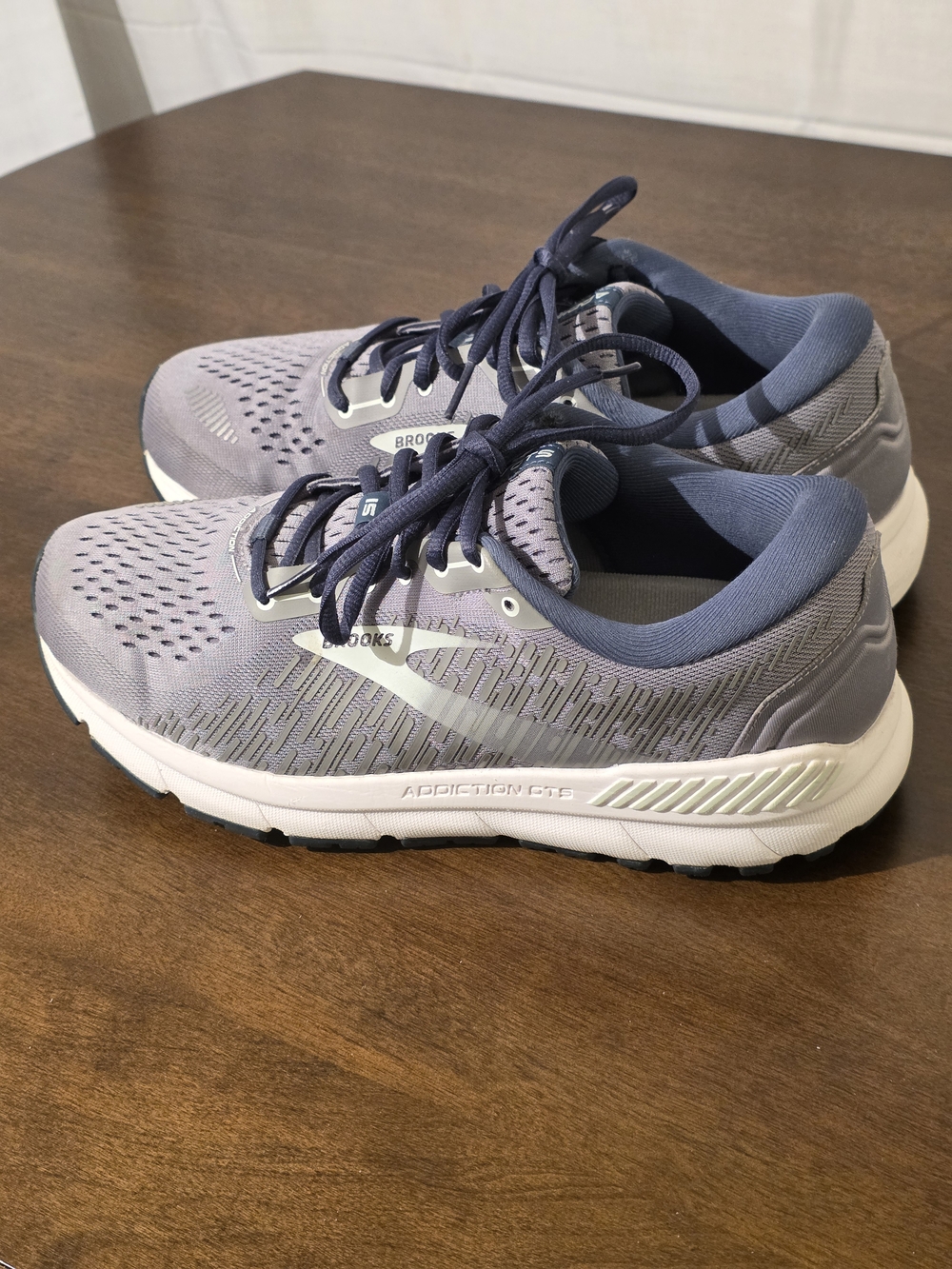Brooks Addiction GTS 15 Running Shoes in Gray Sz 11 Wide